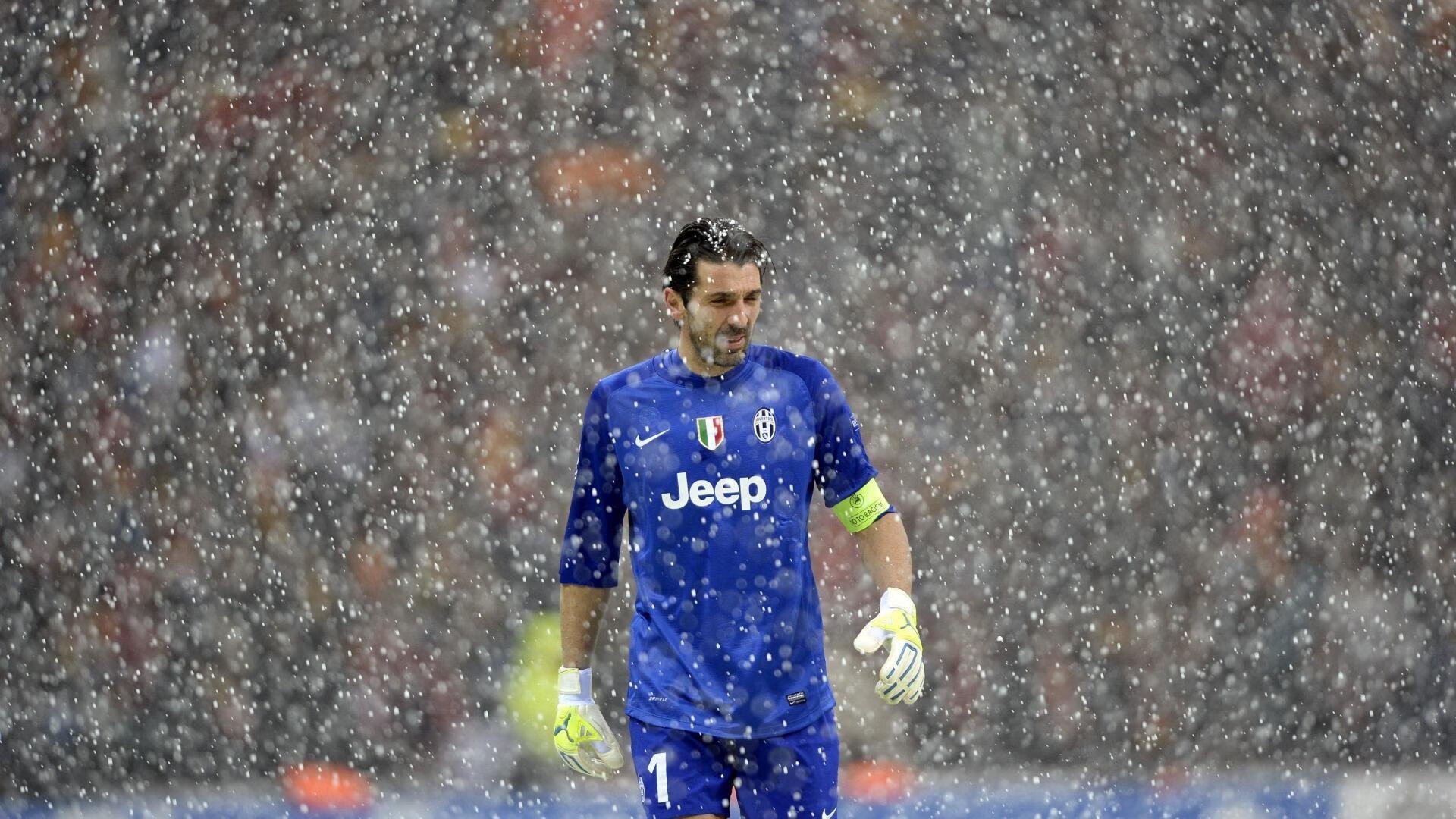 “智能判罚系统的信任危机:科技在裁判中的应用效果与未来突破”